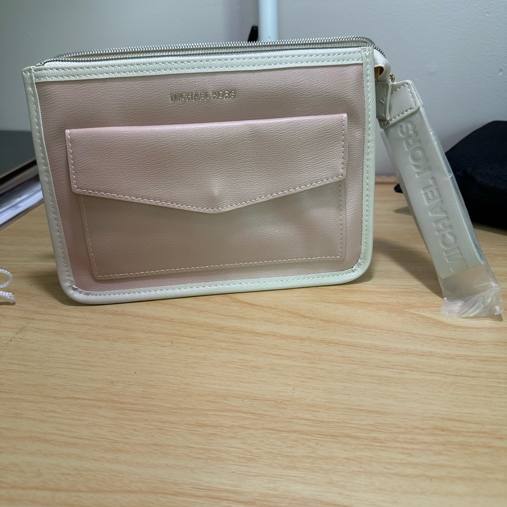 MICHAEL KORS Blush Pink and White Leather Wristlet Clutch - Picture 4 of 4